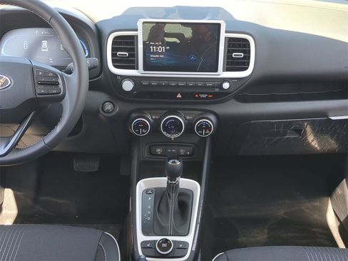 New 2025 Hyundai Venue Limited image 14