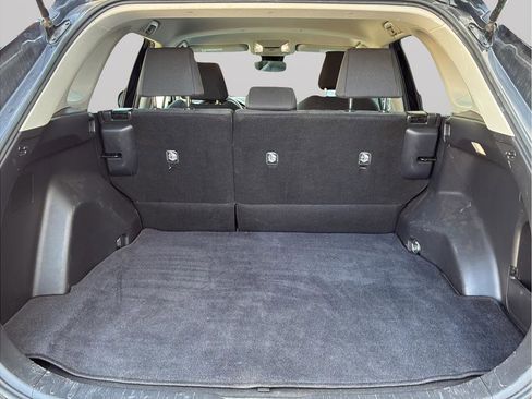 Used 2022 Toyota RAV4 LE image 10