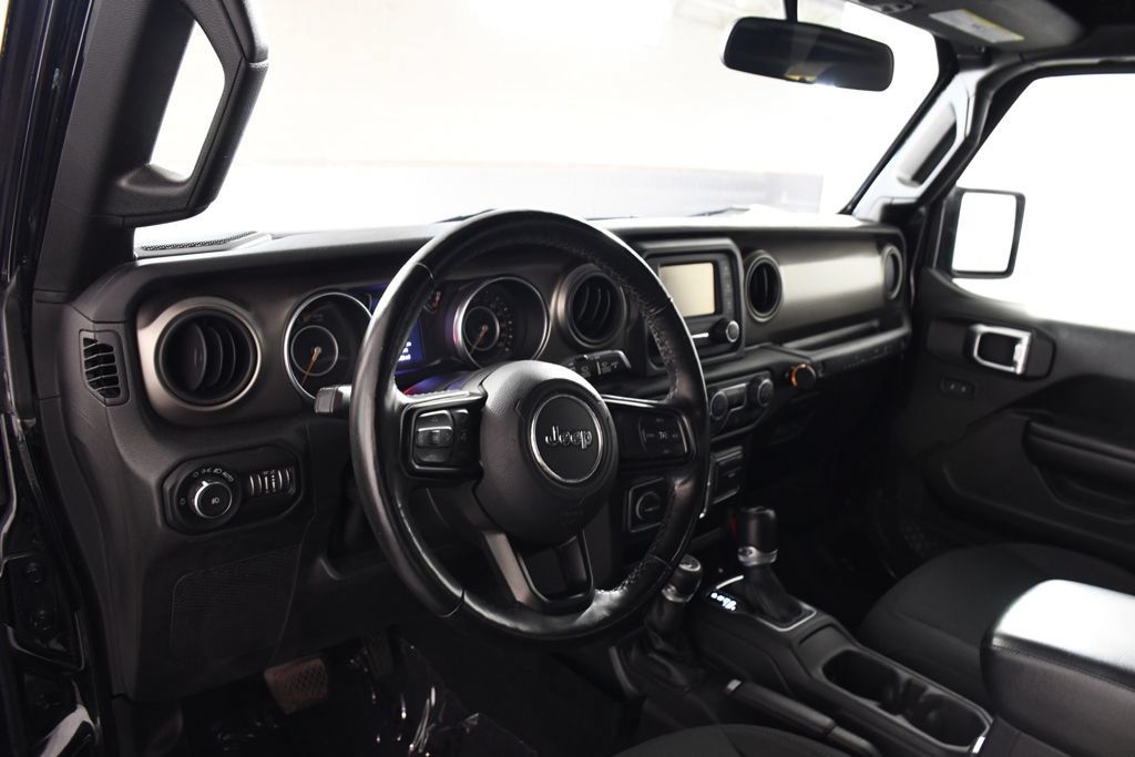 Used 2018 Jeep Wrangler Unlimited Sport S AWD/4WD image 11