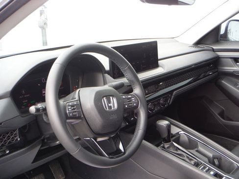 Used 2023 Honda Accord EX-L image 12