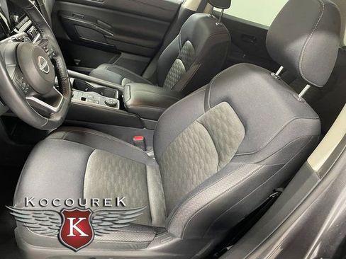Used 2024 Nissan Pathfinder SV AWD/4WD image 12