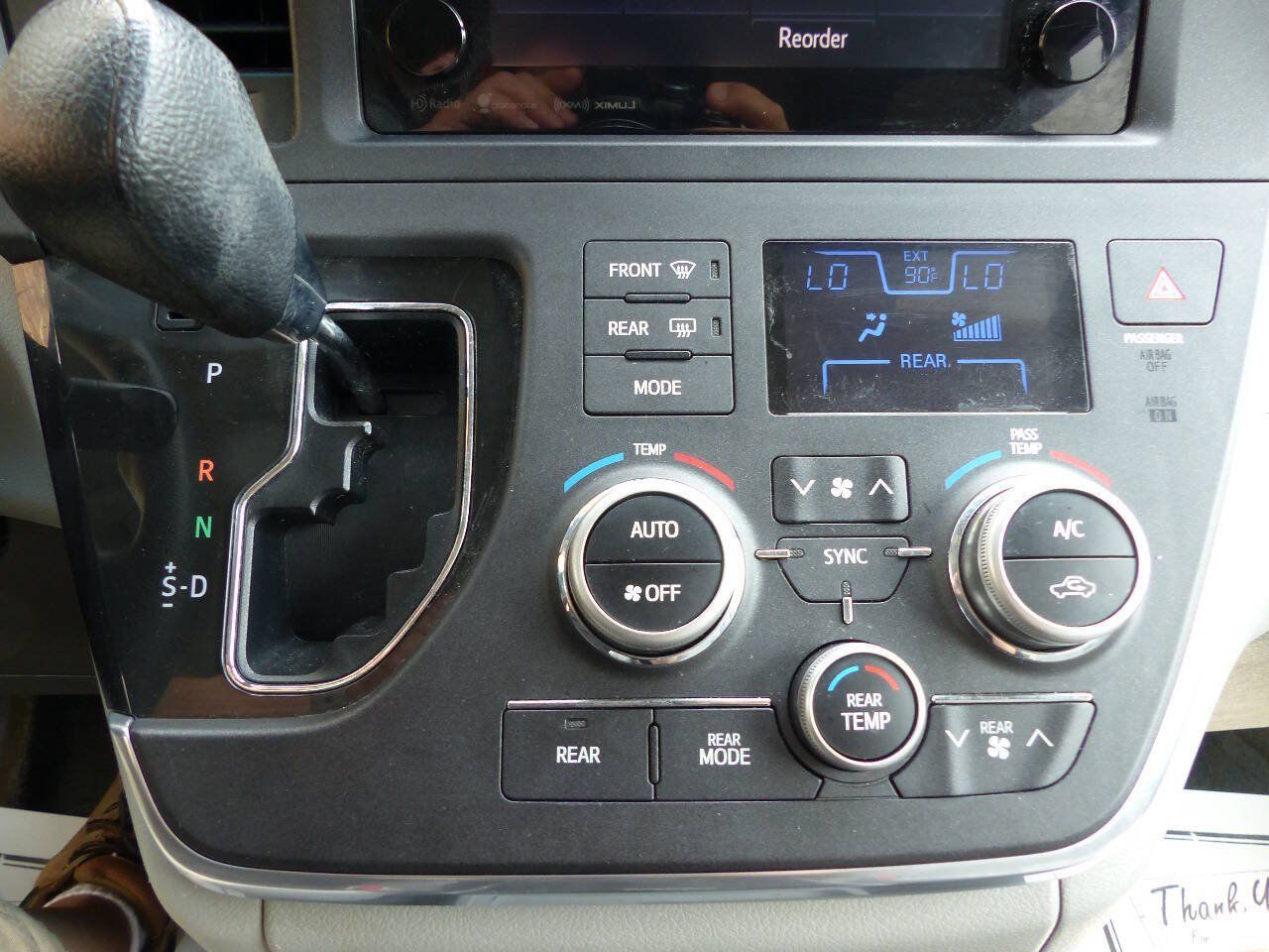 Used 2017 Toyota Sienna LE FWD image 63