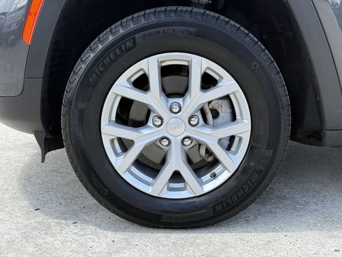 Used 2023 Jeep Grand Cherokee Limited RWD image 13