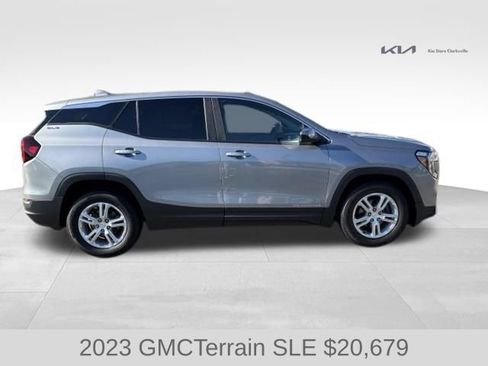 Used 2023 GMC Terrain SLE FWD image 9