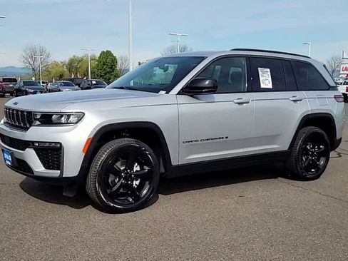 New 2026 Jeep Grand Cherokee Limited AWD/4WD image 4