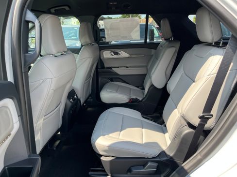 New 2027 Ford Explorer Active w/ Active Comfort Package AWD/4WD image 8