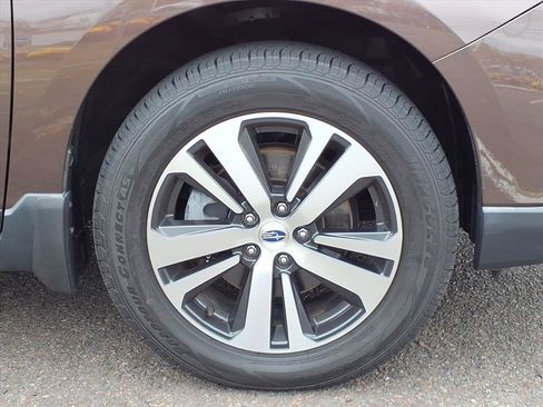 Used 2019 Subaru Outback 2.5i Limited w/ Popular Package #2 image 10