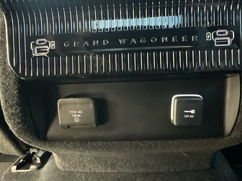 Used 2024 Jeep Grand Wagoneer Series III AWD/4WD image 18
