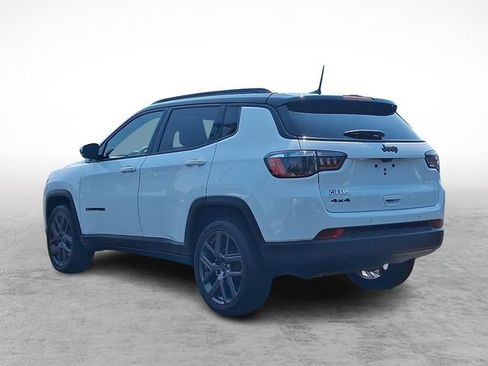Used 2025 Jeep Compass Limited w/ Sun & Sound Group AWD/4WD image 4