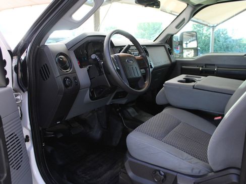 Used 2014 Ford F250 XL w/ Power Equipment Group image 10
