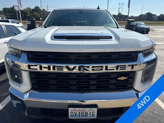 Used 2020 Chevrolet Silverado 2500 LT AWD/4WD image 2