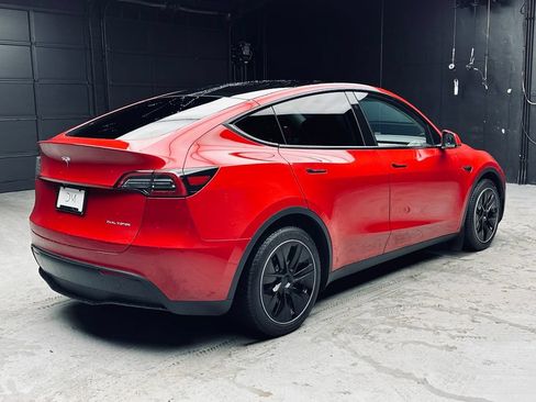 Used 2023 Tesla Model Y Long Range AWD/4WD image 7