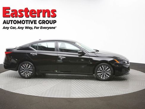 Used 2023 Nissan Altima 2.5 SV FWD image 45