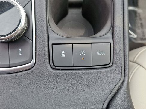 Used 2019 Cadillac XT4 Luxury w/ Cold Weather Package FWD image 26