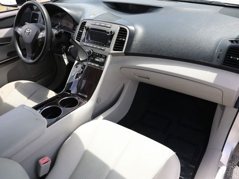 Used 2011 Toyota Venza FWD image 22