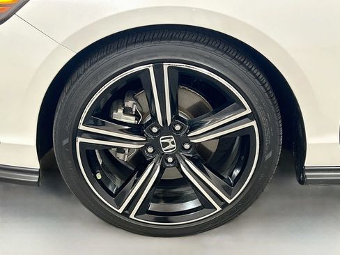 Used 2025 Honda Accord Sport image 28