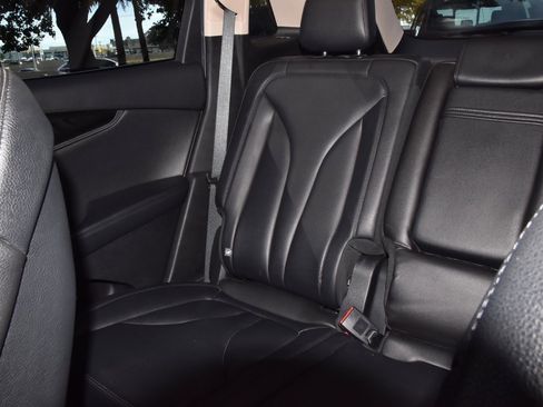 Used 2022 Lincoln Nautilus FWD w/ Premium Package image 19