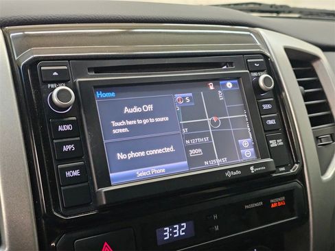 Used 2014 Toyota Tacoma w/ TRD Sport Package image 26