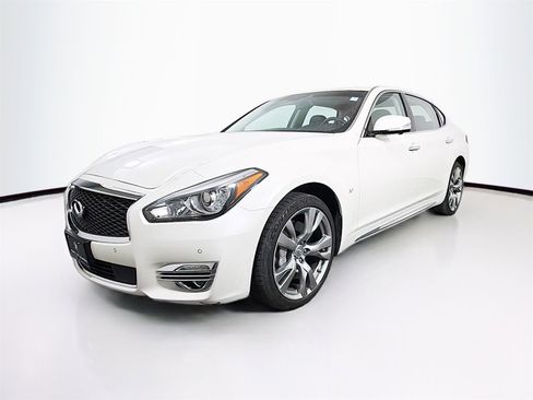 Used 2019 INFINITI Q70 L 3.7 w/ Sensory Package image 3