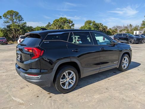 Used 2018 GMC Terrain SLE image 9