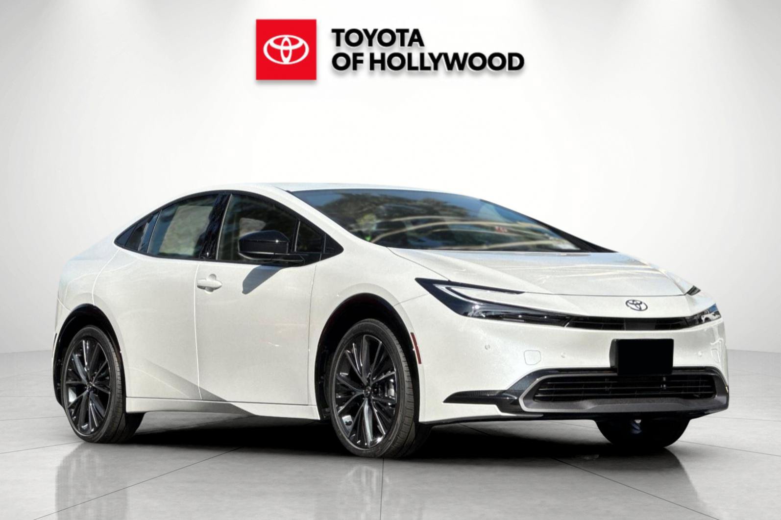 New 2027 Toyota Prius XLE FWD image 2