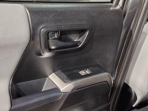 Used 2019 Toyota Tacoma SR5 image 33