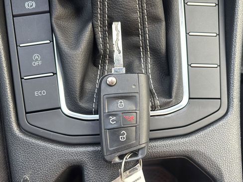 Used 2025 Volkswagen Jetta Sport FWD image 33