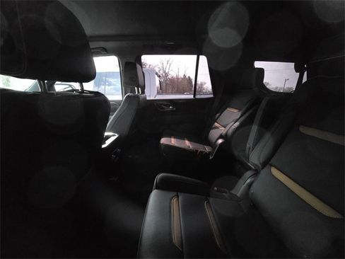 Used 2024 GMC Yukon AT4 w/ Technology Package image 10