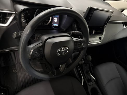 Used 2022 Toyota Corolla LE FWD image 17