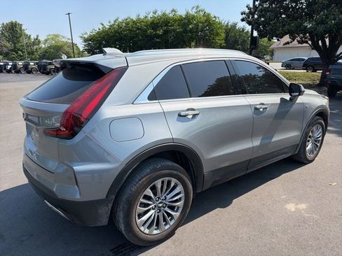 Used 2024 Cadillac XT4 Premium Luxury FWD image 3