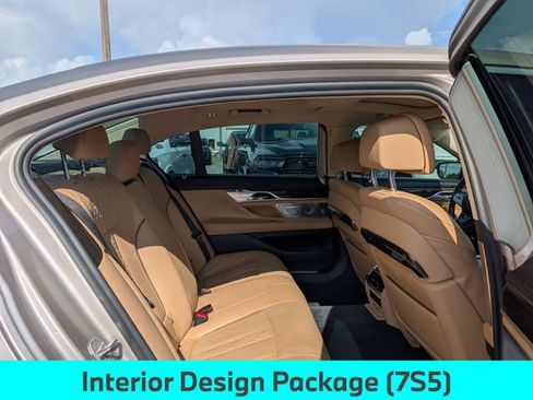 Used 2021 BMW 750i xDrive w/ Executive Package AWD/4WD image 29