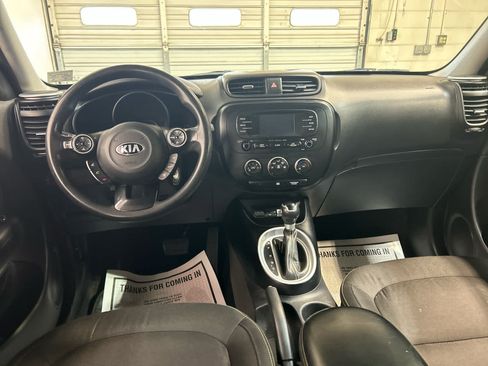 Used 2016 Kia Soul + FWD image 4