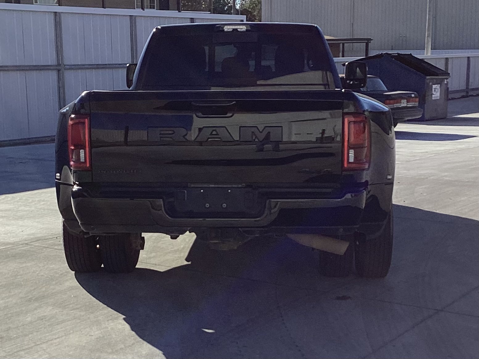 Used 2025 RAM 3500 Laramie AWD/4WD image 8