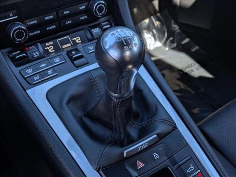 Used 2024 Porsche 718 Boxster image 12