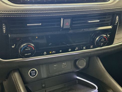 Used 2023 Nissan Rogue Platinum AWD/4WD image 24