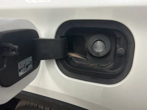 Used 2018 Chevrolet Traverse LT FWD image 30