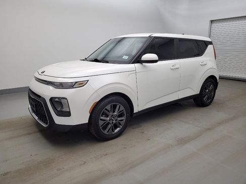 Used 2021 Kia Soul S image 2