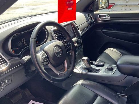 Used 2018 Jeep Grand Cherokee Limited AWD/4WD image 10