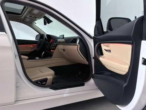 Used 2018 BMW 320i 320i Sedan image 23