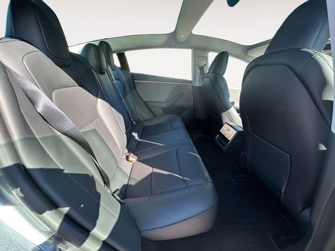 Used 2025 Tesla Model 3 Long Range RWD image 23