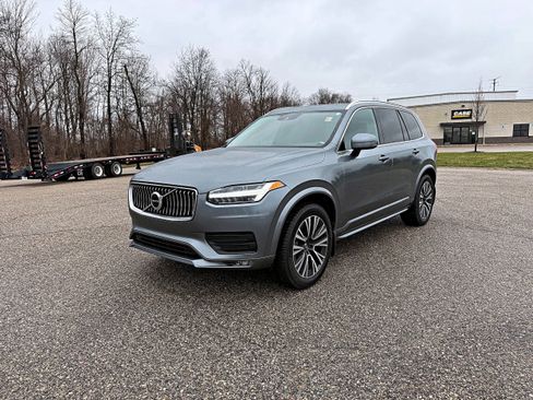 Used 2020 Volvo XC90 T6 Momentum w/ Protection Package Premier image 5