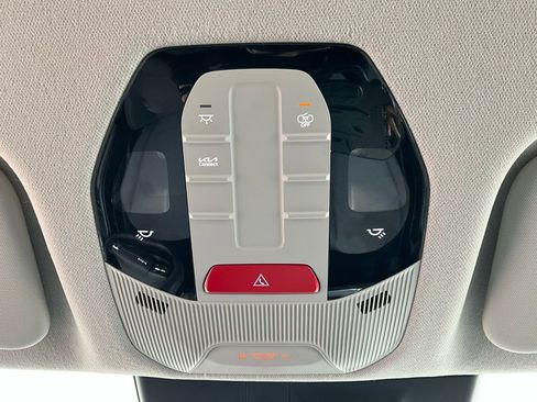 Used 2025 Kia K4 LXS image 16