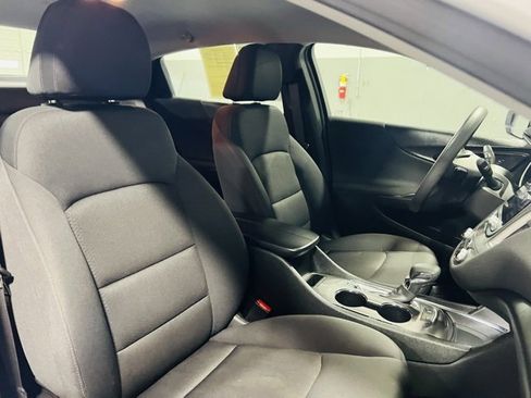 Used 2024 Chevrolet Malibu LT image 32