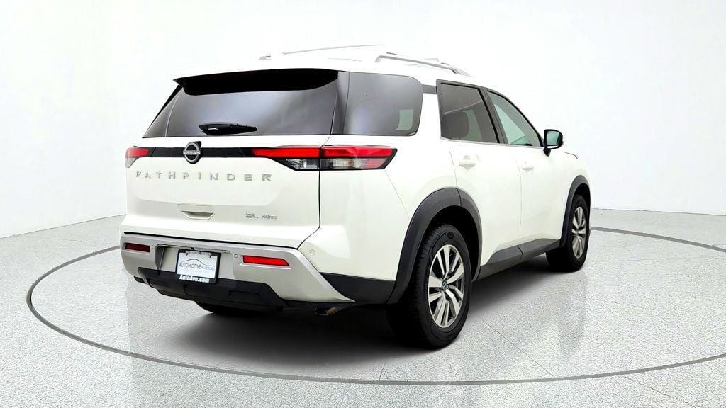 Used 2023 Nissan Pathfinder SL AWD/4WD image 5