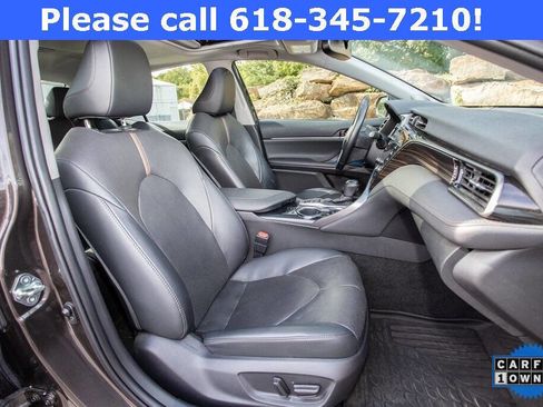 Used 2020 Toyota Camry XLE image 25