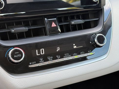 Certified 2020 Toyota Corolla LE FWD image 31