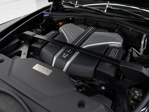 Used 2024 Rolls-Royce Phantom Sedan w/ The Phantom Package RWD image 71