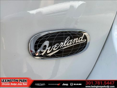 Used 2017 Jeep Grand Cherokee Overland AWD/4WD image 24