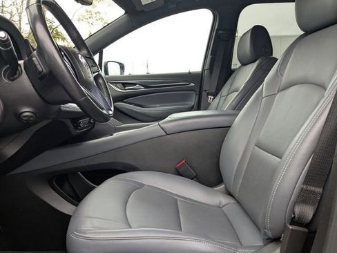 Used 2024 Buick Enclave Premium image 27