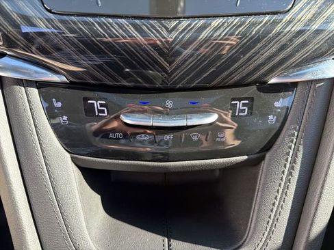 Used 2025 Cadillac XT6 Premium Luxury AWD/4WD image 21